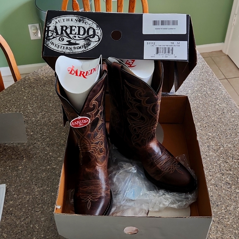Womans cowboy boots Laredo